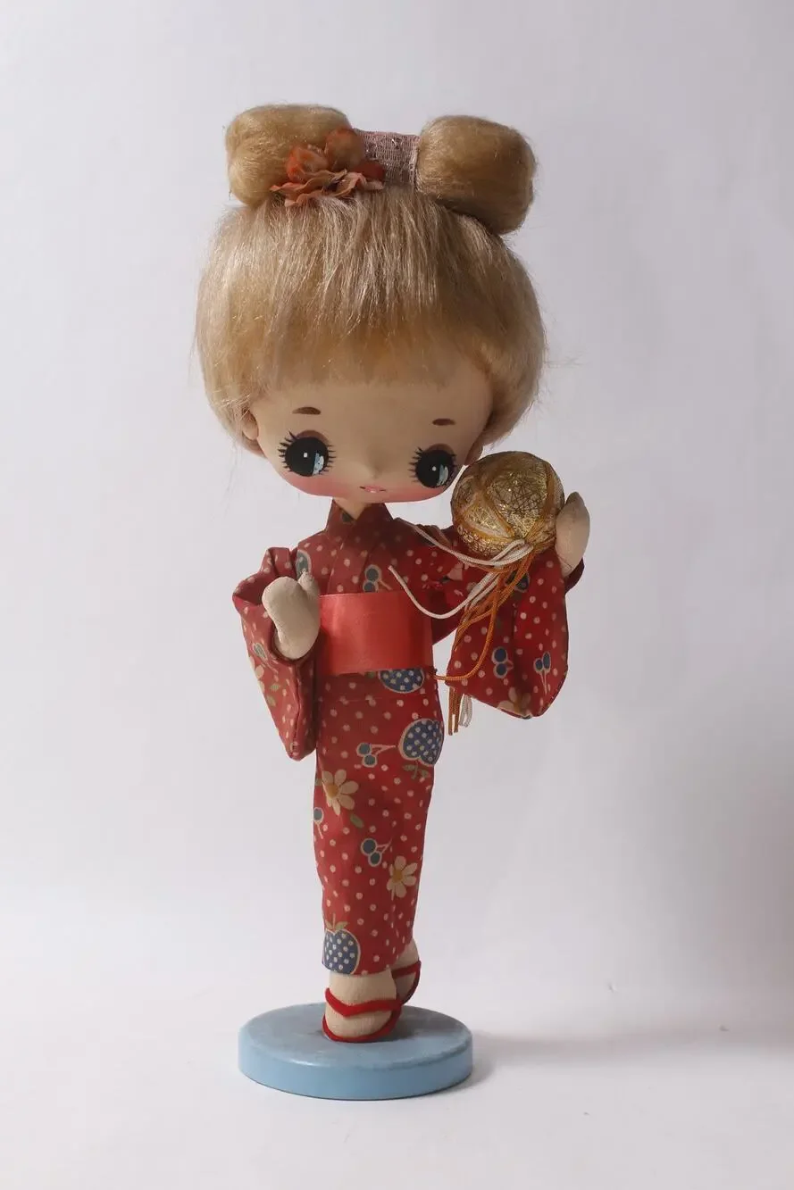 Vintage Japanese Pose Doll in Red Kimono 13